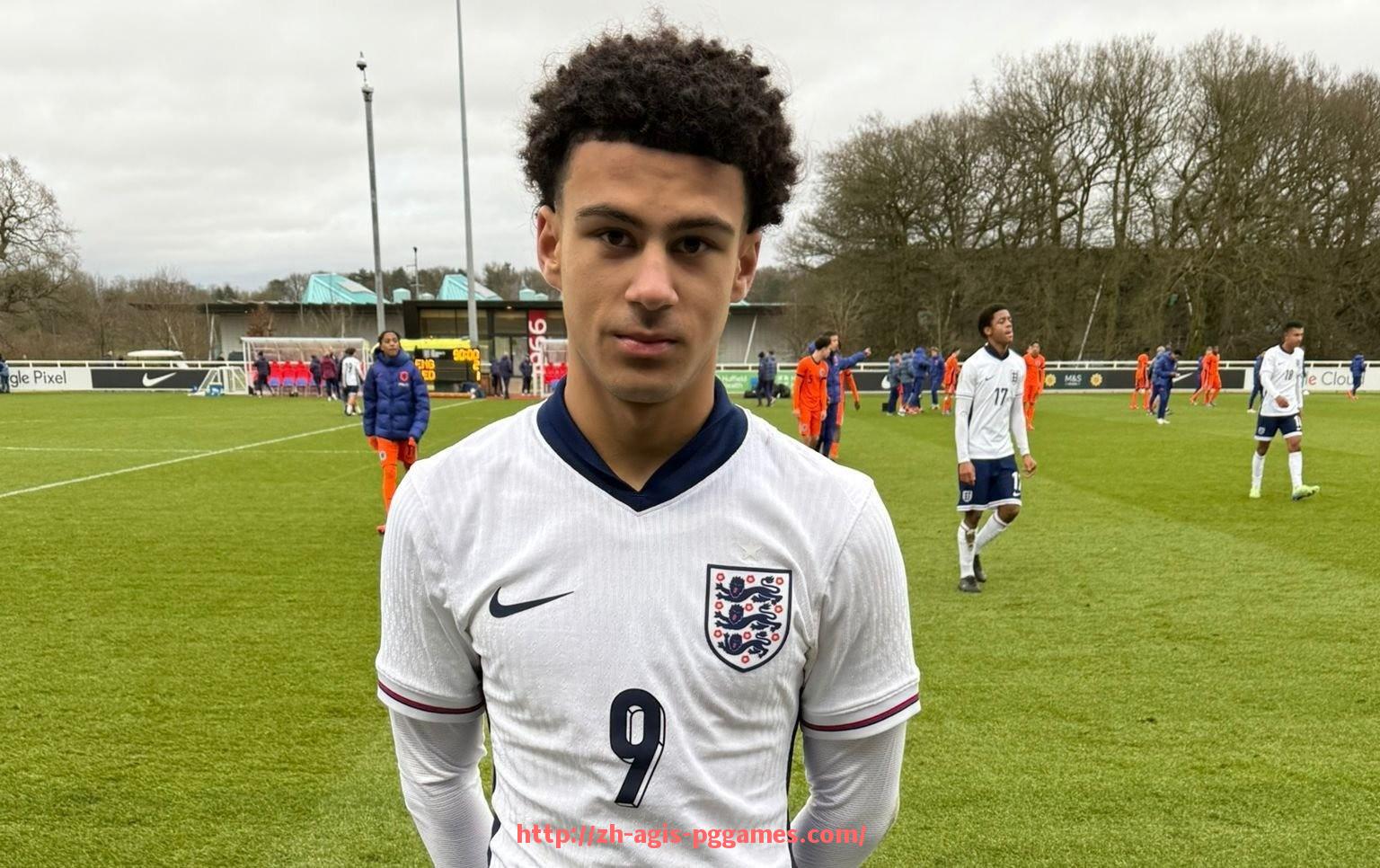 PG模拟器官方网站-法甲赛季转会重要交易:法甲赛季关键球员转会及影响