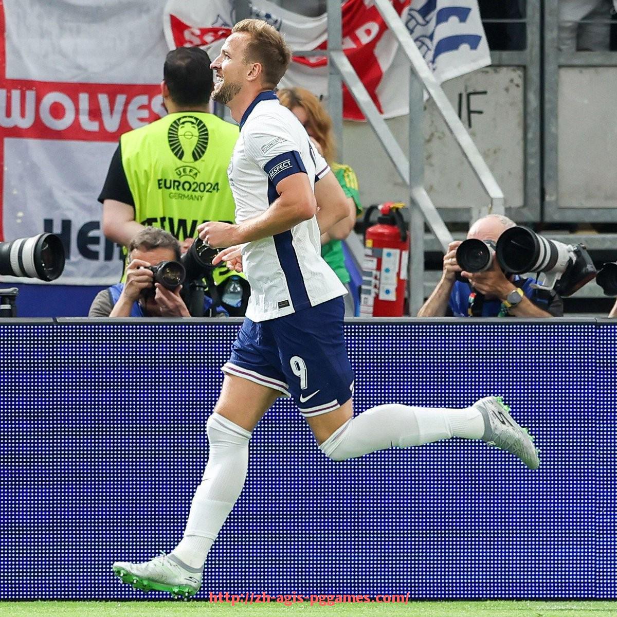 PG模拟器官方网站-法甲夏冬两季球员转会名单汇总与焦点转会解读