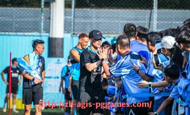 PG模拟器官方网站-法甲夏冬两季球员转会名单汇总与焦点转会解读